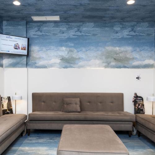 Te brindamos espacios cómodos mientras esperas tu cita Te brindamos espacios cómodos mientras esperas tu cita